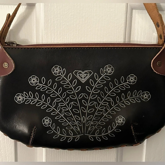 Vintage Roxy Black Leather Purse with Flower Design - Picture 2 of 7